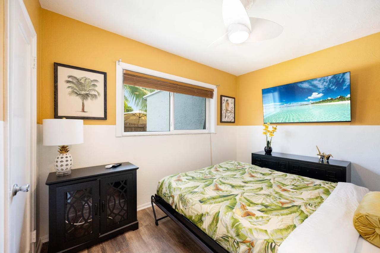 Palms Retreat! Giant Heated Pool-Hottub-Firepit-5Min2Beach-Pets-Ev Chgr Форт-Лодердейл Екстер'єр фото