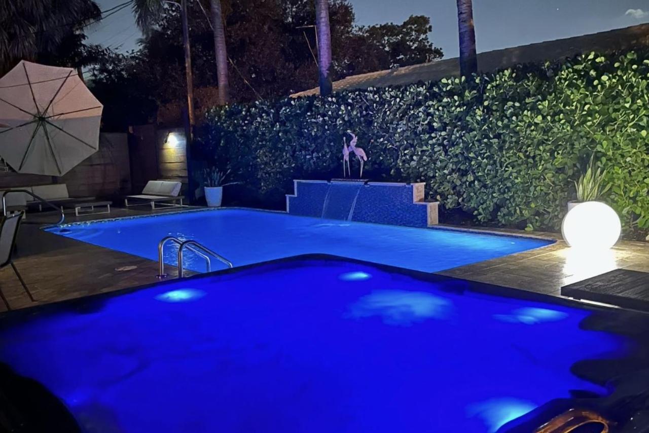 Palms Retreat! Giant Heated Pool-Hottub-Firepit-5Min2Beach-Pets-Ev Chgr Форт-Лодердейл Екстер'єр фото